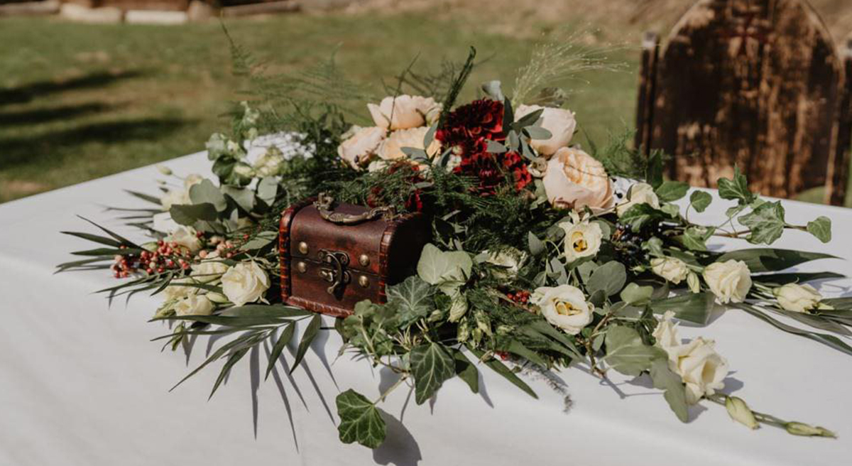 Tisch-Blumenschmuck Tisch-Blumenschmuck
